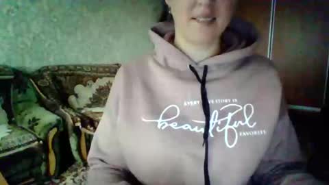 Snapshot of awesomeladyy chatting on October 1, 2025, 8:31 am awesomeladyy online show from October 1, 2025, 8:31 am