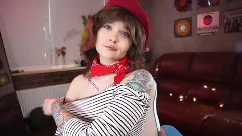 Snapshot of awondrr chatting on March 28, 2026, 1:33 pm Alice online show from March 28, 2026, 1:33 pm