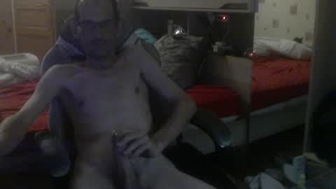 Snapshot of awrell91 chatting on July 7, 2026, 3:31 am awrell91 online show from July 7, 2026, 3:31 am