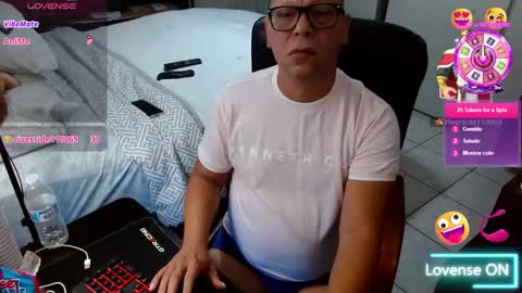 Snapshot of axel264 chatting on March 4, 2026, 9:15 am Alex online show from March 4, 2026, 9:15 am