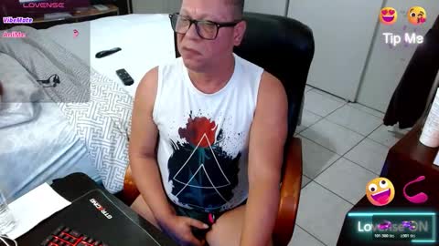 Snapshot of axel264 chatting on March 11, 2026, 9:37 am Alex online show from March 11, 2026, 9:37 am