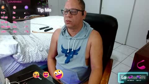 Snapshot of axel264 chatting on April 1, 2026, 7:42 am Alex online show from April 1, 2026, 7:42 am