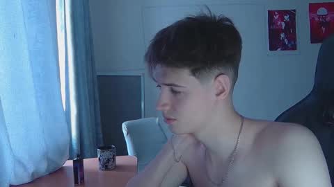 Snapshot of axel_0ne chatting on February 21, 2026, 8:37 am axel_0ne online show from February 21, 2026, 8:37 am