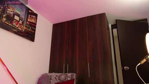 Independiente Model online show from April 15, 2026, 1:18 pm