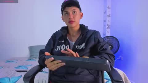 Snapshot of axel_cody_ chatting on October 18, 2025, 11:33 am AXEL online show from October 18, 2025, 11:33 am