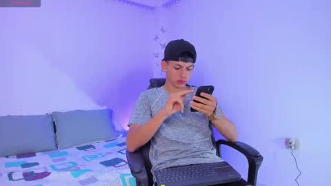 Snapshot of axel_cody_ chatting on October 23, 2025, 11:42 am AXEL online show from October 23, 2025, 11:42 am