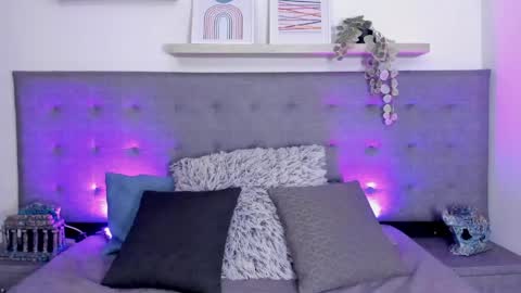 AXEL  online show from April 30, 2026, 10:36 pm