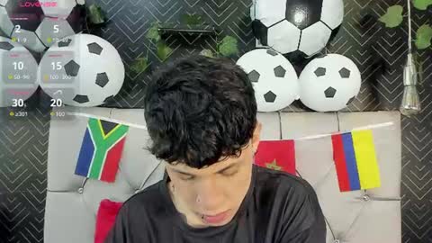 Snapshot of axel_evanss chatting on July 18, 2026, 1:37 pm Axel Evanss online show from July 18, 2026, 1:37 pm