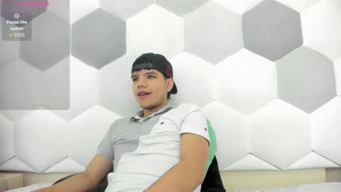 Axel Forte online show from October 18, 2025, 1:12 pm