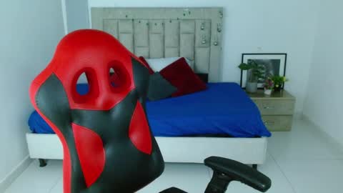Axel online show from February 7, 2026, 11:30 pm