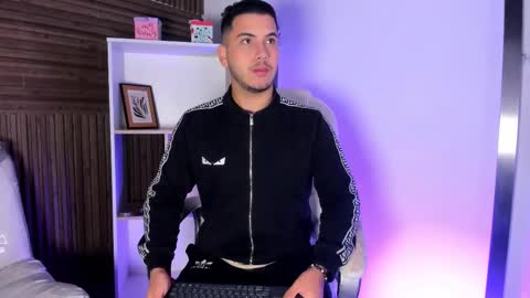 axel_grey_ online show from November 28, 2025, 12:08 pm