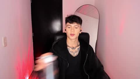 Axel online show from December 18, 2025, 6:30 am