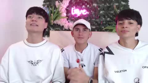 axel_milo_and_kairo online show from November 9, 2025, 10:08 pm