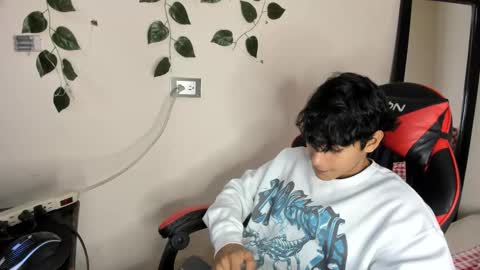 axel_rosse2 online show from November 17, 2025, 10:48 pm