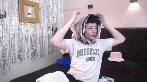 Snapshot of axel_rousex chatting on October 8, 2025, 8:50 pm Rachel dreamsx online show from October 8, 2025, 8:50 pm