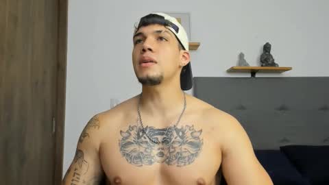 INDEPENDENT MODEL  online show from October 16, 2025, 7:37 pm