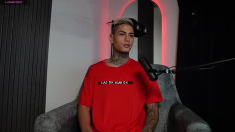 Snapshot of axel_villa chatting on December 24, 2024, 11:22 pm Agustin online show from December 24, 2024, 11:22 pm