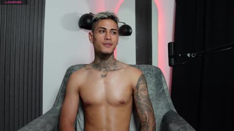 Snapshot of axel_villa chatting on January 25, 2025, 12:38 am Agustin online show from January 25, 2025, 12:38 am