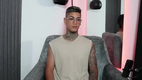 Snapshot of axel_villa chatting on February 19, 2025, 9:58 pm Agustin online show from February 19, 2025, 9:58 pm