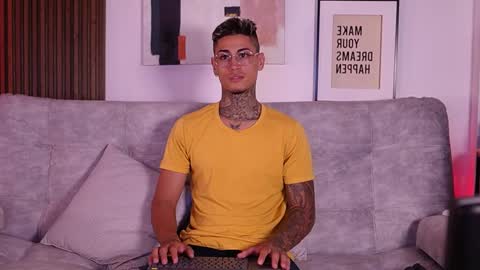 Snapshot of axel_villa chatting on March 8, 2025, 10:56 pm Agustin online show from March 8, 2025, 10:56 pm