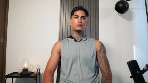 Snapshot of axel_villa chatting on October 21, 2025, 7:47 pm Agustin online show from October 21, 2025, 7:47 pm