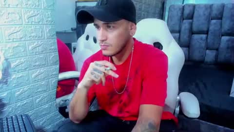 Axell Cross2 online show from February 23, 2025, 7:07 pm