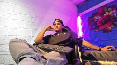 Axell Cross2 online show from October 6, 2025, 3:26 am