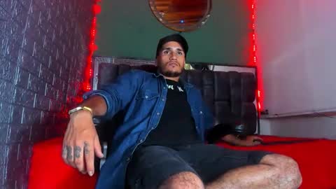 Axell Cross2 online show from October 29, 2025, 1:19 am