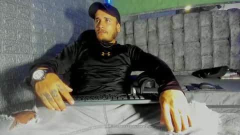 Axell Cross2 online show from January 8, 2026, 8:44 pm