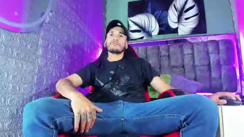 Snapshot of axell_cross2 chatting on June 17, 2026, 1:08 am Axell Cross2 online show from June 17, 2026, 1:08 am