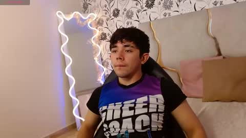 axelnoir_tay online show from June 3, 2026, 3:20 am