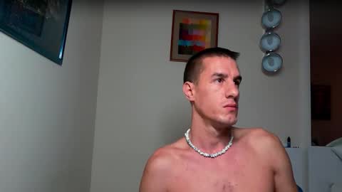 Axl online show from October 4, 2025, 3:26 am