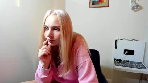 Axl online show from November 27, 2025, 1:02 pm