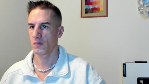 Axl online show from December 22, 2025, 11:35 pm