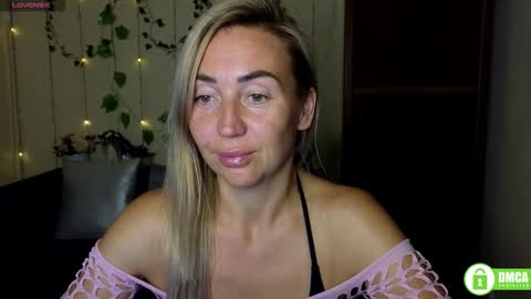 Jully online show from September 8, 2025, 5:45 pm