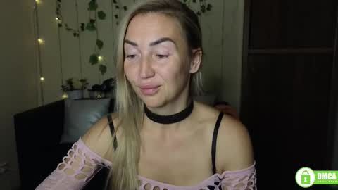 Jully online show from September 12, 2025, 5:24 pm