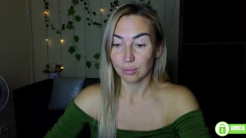 Jully online show from October 3, 2025, 5:32 pm