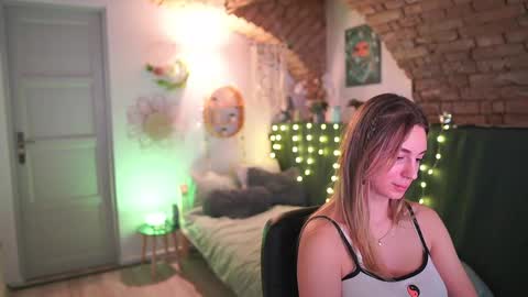 aya hitakayama  online show from January 27, 2025, 10:49 pm