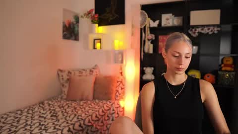 aya hitakayama  online show from September 10, 2025, 7:03 pm