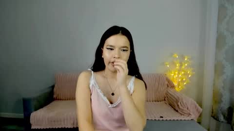 Ayama online show from February 5, 2026, 3:22 am