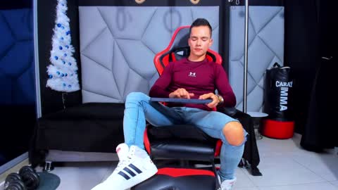 Ayden Miller online show from December 21, 2024, 4:52 am