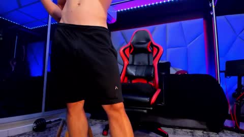 Ayden Miller online show from October 22, 2025, 2:01 am