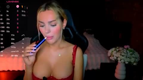 Snapshot of ayla_demir chatting on July 9, 2026, 8:13 pm Ayla Demir online show from July 9, 2026, 8:13 pm