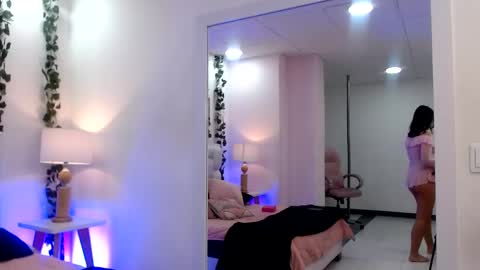 Snapshot of ayla_lumina chatting on June 2, 2026, 7:27 pm Ayla online show from June 2, 2026, 7:27 pm