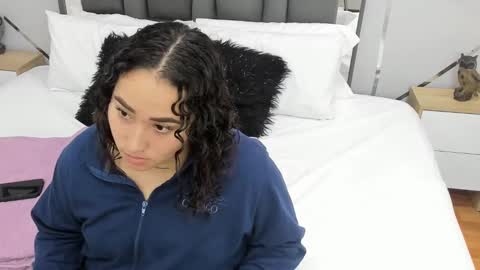 Ayla online show from February 3, 2025, 1:52 am