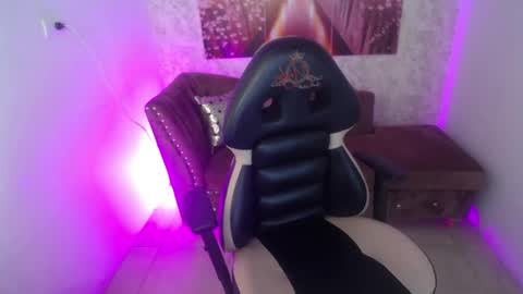 aylanny_m online show from January 7, 2026, 1:57 pm