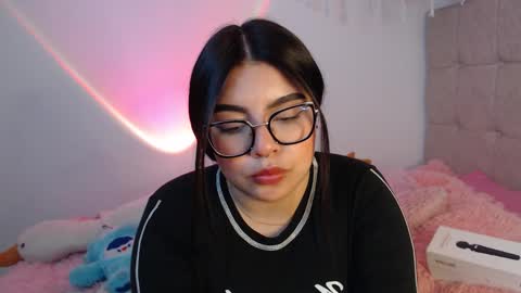 Snapshot of ayleen_honey chatting on November 13, 2025, 2:54 am Ayleen online show from November 13, 2025, 2:54 am