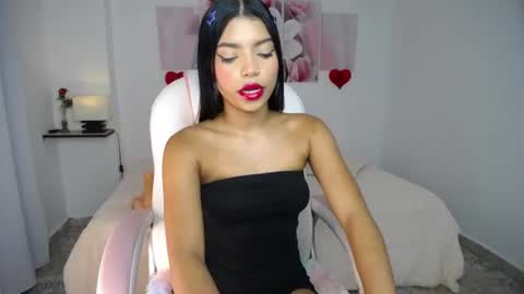 aylin_ross_ online show from June 18, 2026, 4:13 am
