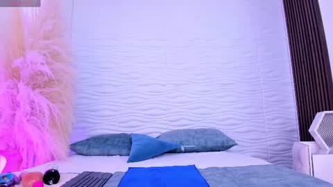 Snapshot of aylinlove_ chatting on June 11, 2026, 12:25 pm aylinlove_ online show from June 11, 2026, 12:25 pm