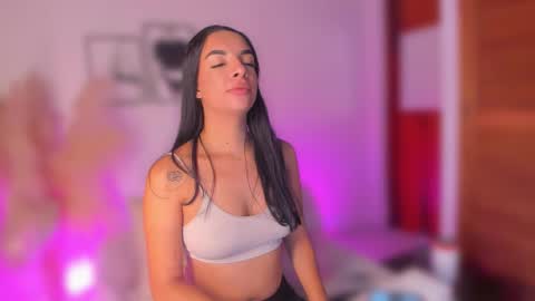 Snapshot of aylinz chatting on March 27, 2026, 11:43 am Alish online show from March 27, 2026, 11:43 am